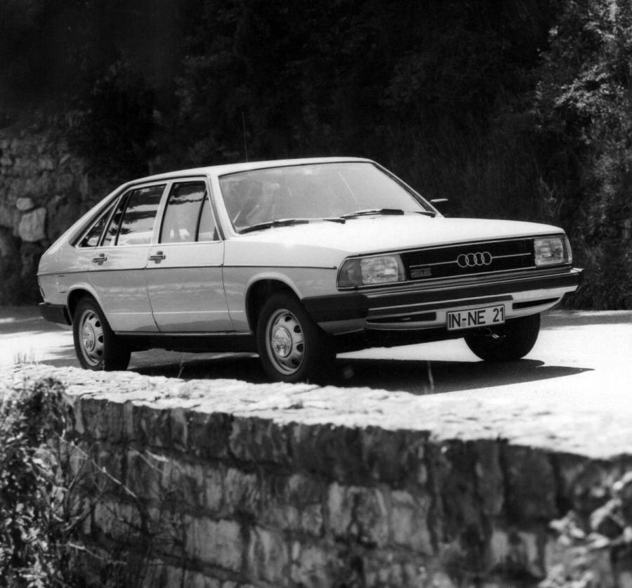  Audi 100 Avant 5E (C2) 1977 года  (фото 1 из 4)